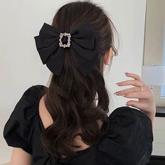 Black Beauty Hair Bow Add a touch of elegance to any outfit with our Black Beauty Hair Bow. Made with high-quality material, this bow is perfect for any occasion. Its sleek black color will make your hair stand out while also adding a touch of sophistication to your overall look. Elevate your style with our Black Beauty Hair Bow. Old Money Aesthetic Hair, Fairy Halloween Costume Ideas, Old Money Accessories, Dark Old Money, 90s Hair Accessories, Academia Accessories, Dark Academia Accessories, Aesthetic Hair Accessories, Money Accessories