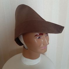 Brown Pointed Medieval Style Hat One size, would fit most Made of felt fabric Unworn handmade item To see more designs from CostumeHandmade please visit https://www.instagram.com/handmadefashionandcostume Medieval Archer, Fancy Dress Costume, Medieval Style, Medieval Fashion, Dress Costume, Fancy Dress Costumes, Robin Hood, Felt Fabric, Mens Costumes