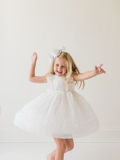 Toddler Photoshoot Studio, Toddler Photoshoot Indoor, Kids Studio Photoshoot, Light Studio Photography, Toddler Ballet, Natural Light Studio