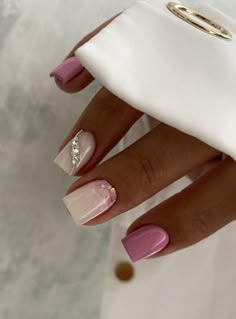 Wow Nails, Winter Nails Acrylic, Glow Nails, Manicure Ideas, Gem Nails, New Year's Nails, Minimalist Nails, Rhinestone Nails