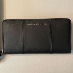 Condition~ Nwt Smoke Free Home Thank You For Stopping By I Want You To Have A Positive Experience Please See The Pictures Carefully Before Purchasing! Tommy Hilfiger Wallet, Tommy Hilfiger Bags, Red Wallet, Wallet Organization, Black Wallet, Handbag Wallet, Zip Wallet, Tommy Hilfiger Women, Clutch Wallet