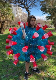 60 Easy Halloween Costumes for 2023 - Hike n Dip Office Halloween Costumes, Purim Costumes, Diy Carnival, Carnaval Costume, Diy Halloween Costumes For Women, Clever Halloween Costumes