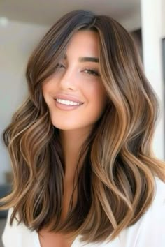 Lob Brown Balayage, Caramel Balayage With Curtain Bangs, Balayage For Pale Skin Brunettes, Hair Color Ideas For Brunettes Pale Skin, Light Brown Highlighted Hair, 2024 Long Hair Trends For Women, Brunette Balayage Hair Dark, Brunette With Subtle Highlights, Brunette Ombre Balayage