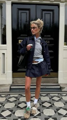 Polo Style Women Outfits, Miu Miu Style Outfit, Miu Miu Outfit Aesthetic, Prep School Outfits, Navy Jacket Outfit, Navy Sweater Outfit, Oxford Outfit, Miu Miu Outfit, Polo Sweater Outfit