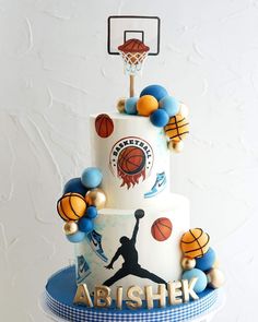 Bento Cake Basketball Design, 18th Birthday Cake Basketball, Cake With Basketball Design, Round Basketball Cake, Basketball Tiered Cake, Basketball Birthday Cake, Basketball Cake, First Birthday Party Decorations, Basketball Birthday