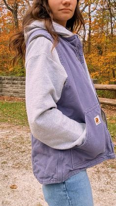 Carhartt Style Woman, Carhartt Zip Up Hoodie Outfit, Granola Vest Outfits, Carhartt Jacket Women's Outfit, Carhartt Jacket Women Outfits, Blue Collar Women Worker Outfit, Cute Carhartt Outfits, Carhartt Vest Outfits, Brown Carhartt Vest Outfit