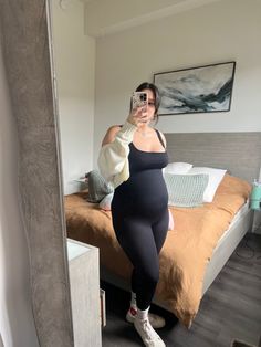 Size 12 Pregnant Women, Pregnant Teacher Outfits, Midsize Pregnancy, Curvy Pregnancy Fashion, Pregnancy Ootd, Pregnant Aesthetic, Hot Pregnancy Outfits, Trillionaire Lifestyle, Maternity Fits