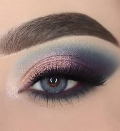 Eye Makeup Trends, Teal Eyeshadow, Membentuk Alis, Eye Makeup Looks, Purple And Teal, Eye Makeup Steps