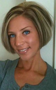 Melena Bob, Kort Bob, Angled Bob Haircuts, Chin Length Haircuts, Bob Haircut Ideas, Short Bobs, Layered Bob Haircuts, Bob Hairstyles For Thick