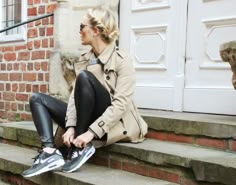 nie wunschfrei: Herbst-Outfit mit Dämpfung: Burberry & Nike Air Max 90 Air Max 90 Women Outfit, 270 Outfit, Nike Wear, Burberry Trenchcoat, Nike Janoski, Nike Air Max 2016