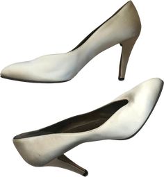 Comfort Level: Fits snug, has nice “broken-in feel” These pumps are labeled Size 9 but would fit a size 8.5 comfortably. Care Advice: Maintain in a shoe bag, box, or ziplock bag to preserve color. Saint Laurent Pumps, Ivory Heels, Saint Laurent Vintage, Black Patent Leather Pumps, Vintage Ysl, Suede Leather Shoes, Ziplock Bag, Metallic Heels, Satin Heels