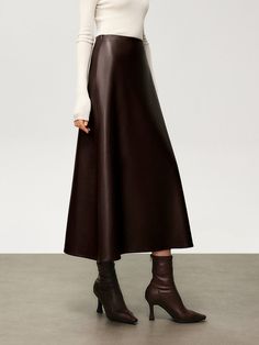 Pleated Faux Leather Midi Skirt Leather Long Skirt, Long Skirt Winter, Faux Leather Midi Skirt, Leather Midi Skirt, Long Coats, Brown Skirts, Plain Style, Street Style Outfit, Fitted Dress