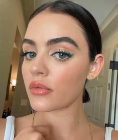 Glam Cat Eye Makeup, Lucy Hale Style Outfits, Lucy Hale Photos, Cat Eye Makeup Tutorial, Janel Parrish, Sasha Pieterse