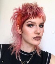 Non Binary Haircuts, Ombre Hair Ideas, Curly Updos, Hair Styles Ideas, I Like Your Hair, Hipster Hairstyles, Wolf Haircut, Ideas For Short Hair, Mullet Haircut