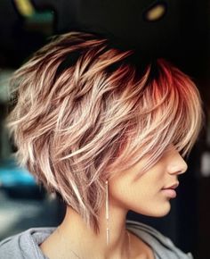 Layered Shaggy Bob, Sassy Short Hair, Shattered Bob, Messy Bob Hairstyles, Choppy Bob Haircuts, Fine Straight Hair, Short Hair Images, Corte Bob