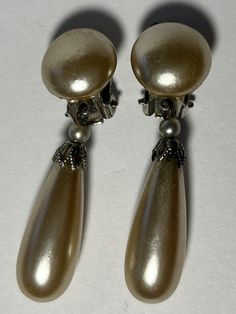 Vintage 1940s Women Pearl Teardrop Clip-on Earrings Made in Western Germany 40s Earrings, 1940s Jewelry, 1940s Women, Modern Outfits, Clip On Earrings, Vintage Ladies, Vintage Jewelry, Germany, Free Shipping