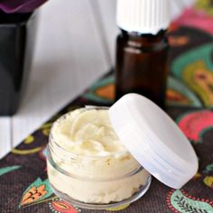 Homemade Hand Cream - Quick and Easy DIY Hand Cream Hand Cream For Dry Hands, Christmas Cosmetics, Best Skin Cream, Diy Moisturizer, Homemade Moisturizer