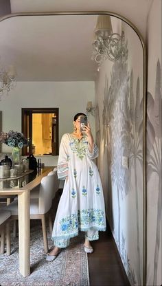 Style Outfits Summer, Summer Vibes Aesthetic, Desi Dress, Date Night Outfit Ideas, Trendy Date Night Outfit, Night Outfit Ideas, Trendy Outfits Indian, Desi Wear, Pakistani Fashion Casual