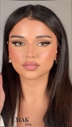 Round Shape Makeup, Low Contrast Medium Skin Tone Makeup, Light Day Makeup, Formal Makeup Ideas Natural, Makeup Look Wedding Guest, Makeup For Big Eyes Brown, Sleek Hair And Makeup, Makeup Based On Face Shape, Make Up On Asian Eyes