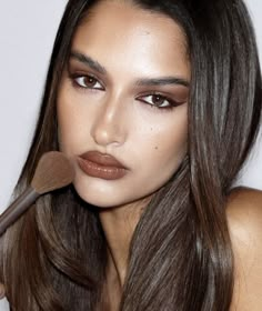 All Brown Makeup, Dark Soft Natural Kibbe, Espresso Martini Makeup, Brown Espresso Makeup, Dark Fall Makeup, Warm Brown Makeup, Pale Skin Dark Hair Makeup, Chocolate Girl Aesthetic, Business Casual Makeup