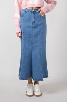 This Denim Mermaid Maxi Skirt for Women is ultra-flattering and leg-lengthening with extra oomph. This skirt was designed with an easy high rise, a slim fit that flares out, seam detailing and a mermaid-inspired cut. Features: Aaron & Amber Style: MAS2854-DENIM Color: Blue 99% Cotton 1% spandex Women’s skirt Maxi High waist Front pockets Button and zipper closure Cut with a slim fit that flares out Finished with seam detailing Measurements from size small: Waist: 26" Length from center back:: 33 Mermaid Maxi Skirt, Mermaid Inspired, Skirt Maxi, Skirt For Women, Denim Color, Colored Denim, Small Waist, Boutique Clothing, Maxi Skirt