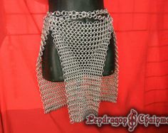 Chainmaille skirt Tabaxi Reference, Female Chainmail, Renfair Outfits, Renfaire Outfits, Chainmaille Clothing, Stealth Armor, Chainmail Skirt, Fae Dress