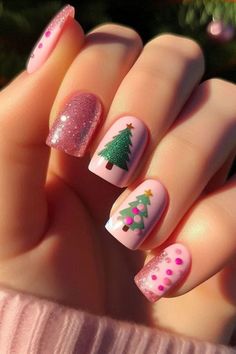 Short Nails Ideas For Winter, How To Do Checkerboard Nails, Cute Fun Christmas Nails, Super Cute Christmas Nails, Cute Gel Nails Christmas, Christmas And Birthday Nails, Legoland Nails, Christmas Nails Multi Color, Figure Skating Nails