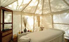 Massage Room Colors, Healing Room Ideas, Villa Astor, Massage Room Design, Gourmet Restaurant, Healing Room