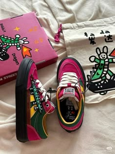 Mexican Jeans, Mode Zara, Pretty Shoes Sneakers, Cute Sneakers, Shoe Inspiration, Girly Shoes, Colorful Shoes