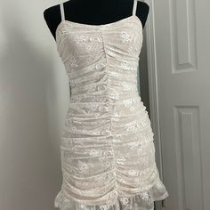 Brand New With Tag White Ruched Lace Dress Size Small Cute Fits, Lace Dress, Colorful Dresses, White Dress, Color White, Mini Dress, Brand New, Womens Dresses, Lace