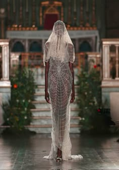 Look Gatsby, Fw 2024, Runway Fashion Couture, Claudia Schiffer, Vedic Astrology, Naomi Campbell, Mode Inspo, Fantasy Fashion, Kate Moss