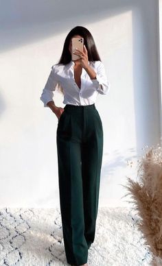 사진 촬영 포즈, Professional Outfits Women, Outfit Chic, Stylish Work Attire, Business Casual Outfits For Work, Shein Outfits, Classy Casual Outfits