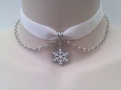 Kalung Choker, Stile Harry Potter, Ribbon Choker Necklace, Ribbon Choker, Magical Jewelry, White Snowflake, Gothic Jewelry