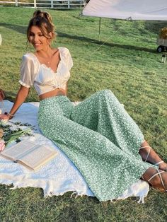 Spring Outfits 2023 | Spring Outfits | Outfit Idea #28 #spring #outfit #outfits #outfitidea #spring2023 Style Bleu, Europe Outfits, High Waist Wide Leg Pants, Womens Wide Leg Pants, Mode Boho, Jumpsuit Outfit, Printed Wide Leg Pants, Mode Inspo, Looks Chic