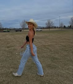 Country Concert Fits, Country Music Concert Outfit, Country Music Festival Outfits, Maggie Mae, Cute Country Outfits, Western Style Outfits