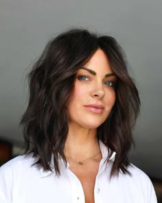 Collarbone Length Hair, Layered Lob, Textured Haircut, Oval Face Haircuts, Medium Layered Haircuts, Summer Haircuts, Oval Face, Shoulder Length Hair Cuts