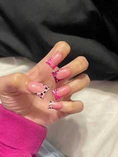 200s Nails Design, Pink Duck Nails French Tip, No Charm Nails, Pink Black White Nails, Early 2000s Nail Designs, 200s Nails, Y2k Short Nails, 2000s Nail Designs, Short Y2k Nails