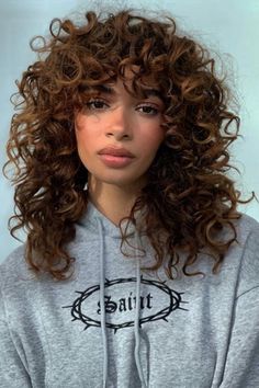 Curly Shag Haircut, Oval Face Haircuts, Oval Face Hairstyles, Haircuts For Curly Hair, Farrah Fawcett, Oval Face, Shag Haircut, Trending Haircuts