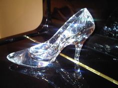 lost glass slipper Most Expensive Shoes, Megan Hess, Glass Shoes, Expensive Shoes, Cinderella Shoes, 3 Shoes, Glass Slipper, Disney Magic, Red Shoes