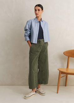 Casual Crop Pant Light Khaki Boyfriend Khaki Pants Outfit, Cuffed Pants Outfit Woman, Olive Chinos Outfit Women, Olive Corduroy Pants Outfit, Spring Versatile Cargo Pants With Cropped Leg, Versatile Cropped Cargo Pants For Spring, Spring Versatile Cropped Leg Cargo Pants, Spring Versatile Cropped Cargo Pants, Pants 2024 Fashion Trends