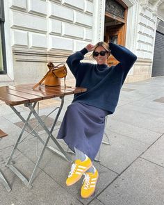 Autumn 23 Trends, Maxi Dresses Winter, Yellow Gazelle Adidas Outfit, Fits Skirt, Pop Of Color Outfits, Fall Fashion Street Style, Gronala Girl Fall, Vrg Grl, Looks Adidas