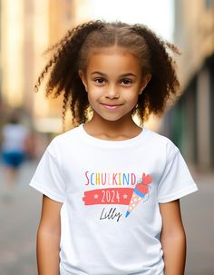 Personalizable school T-shirt for the start of school - school enrollment 2024 - schoolchild 2024 T-shirt made of 100% cotton100% cotton -Magical T-shirt for children for the first day of school or as a gift for starting school. Personalizable with your own name and the lettering "school child" and a beautiful print, the outfit is perfect for the first day of school. -When school starts, a new adventure begins for the children - they are finally schoolchildren! A personalized shirt with their ow Pre-shrunk T-shirt For End Of School Year Events, Back To School Short Sleeve T-shirt, Pre-shrunk T-shirt For Back To School, White T-shirt For End Of School Year Events, School Spirit Short Sleeve T-shirt, Short Sleeve T-shirt For School Spirit, Back To School Spirit T-shirt, Educational T-shirt For Back To School Events, Educational T-shirt For School Events And Back To School