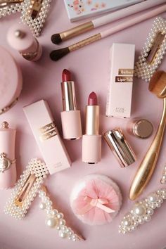 Makeup Backgrounds, Makeup Wallpapers, Idee Cricut, E.l.f. Cosmetics, Cheap Makeup, Cosmetics Photography, Basic Makeup, Beauty Boutique, Etude House