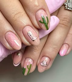 Nail Art Designs Western, Nails With Cowboy Hat, Cowboy Inspired Nails, Cowboy Nails Design Cowgirl, Country Nails Ideas, Cowboy Boot Nail Art, Western Almond Shape Nails, Concert Nails Ideas Country, Cowboy Theme Nails