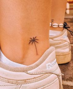 Palm Tree Tattoo Dainty, Small Palm Tree Tattoo Ankle, Palm Tree Tatoos Woman, Palm Tree Fine Line Tattoo, Tattoos To Get On Holiday, Dainty Palm Tree Tattoo, Bahamas Tattoo Ideas, Small Palm Tree Tattoos For Women, Palmetto Tattoo