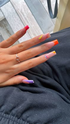 Shorties Nails Summer Colors, Crazy Summer Nails, Colored French Nails, Orange Acrylic Nails, Short Gel Nails, Hard Nails, July Nails, Bright Nails