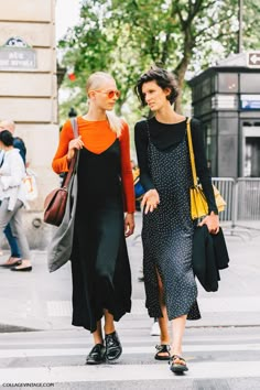 pfw-paris_fashion_week_ss17-street_style-outfits-collage_vintage-rochas-courreges-dries_van_noten-lanvin-guy_laroche-128 Casual Friday Outfit, Slip Dress Outfit, Friday Outfit, Collage Vintage, Guy Laroche, Street Style Paris