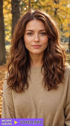 Makeup For Chestnut Brown Hair, Fall Chestnut Hair Color, Auburn Hair Medium Skin Tone, Best Hair Color For Autumn Skin Tone, Fall Hair For Curly Hair, Fall Medium Hairstyles, Lorelai Gilmore Hair Color, Warm Rich Brunette Hair, Hair For Warm Undertones