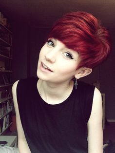 Um wow. Pixies are always so cute to me, but her color just makes my day. Love it! Red Hair Cuts, Red Pixie Haircut, Short Hair Pixie, Pixie Haircut Styles, Longer Pixie Haircut, Haircut Styles For Women, Short Red Hair, Girls Short Haircuts, Cute Short Haircuts