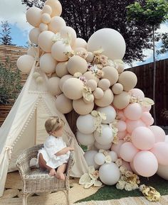 White Balloon Arch, Picnic Family, Pink Party Theme, Boho Birthday Party, 1st Birthday Party For Girls, Backyard Birthday, Safari Birthday Party, Family Engagement, Balloon Kit